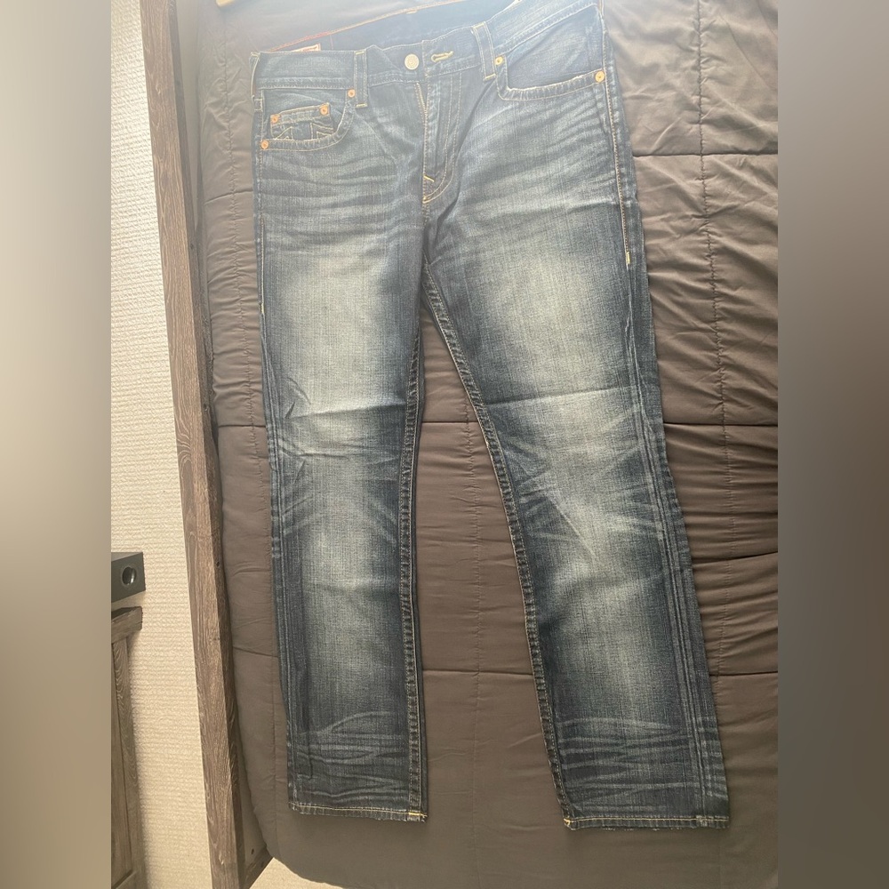 True Religion Ricky Relaxed Straight Jeans Dark Blue Wash, Tan Stitching Size 36